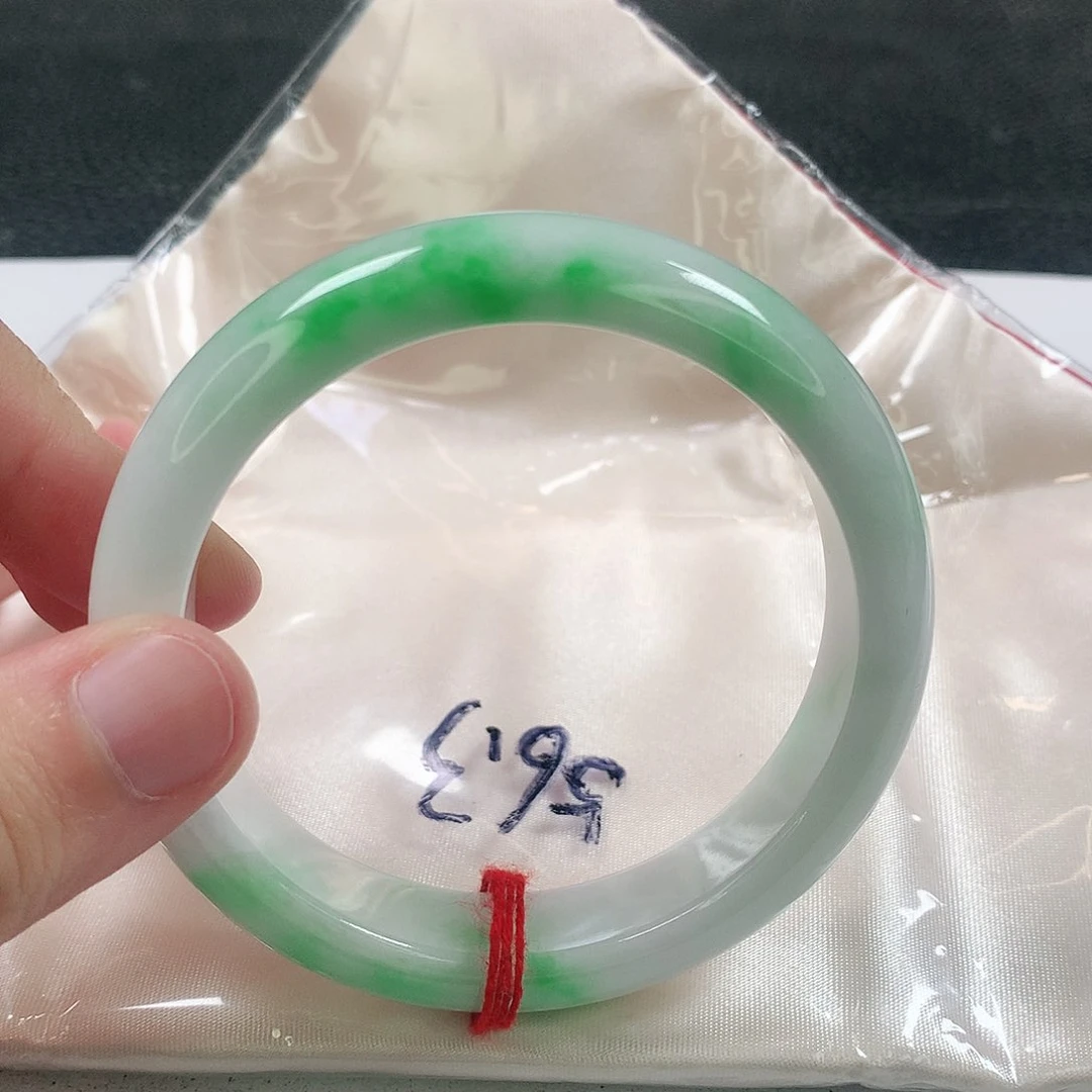 未镶嵌手镯翡翠358