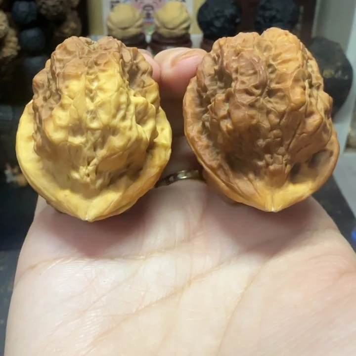 小***子文玩核桃吊坠古柏金蟾