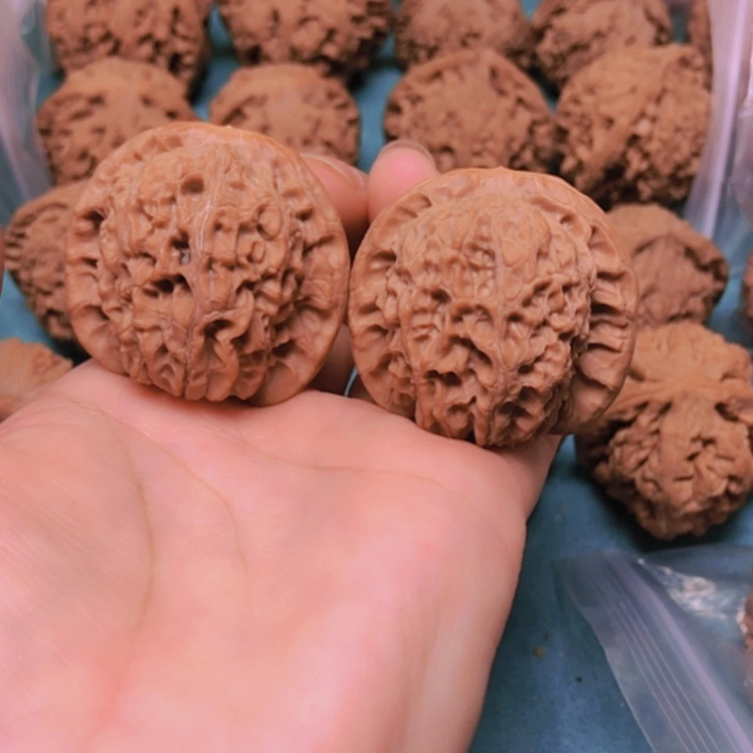 【闪购商品】摆件核桃39血麒麟修尖