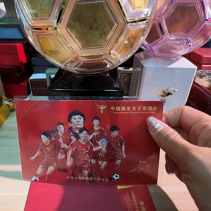 其他普通金属女足奖杯金色一个