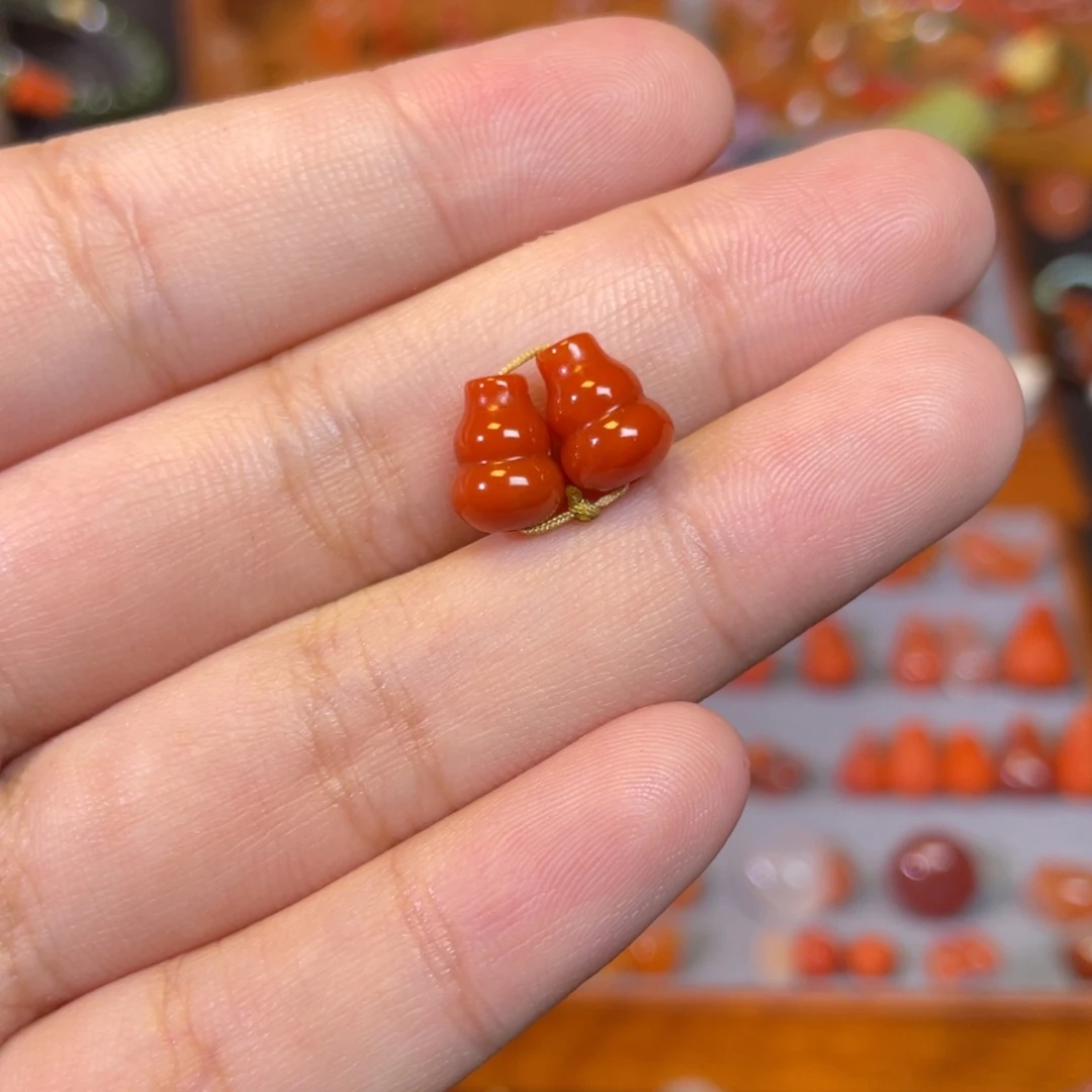 未镶嵌葫芦卡7一对南红玛瑙