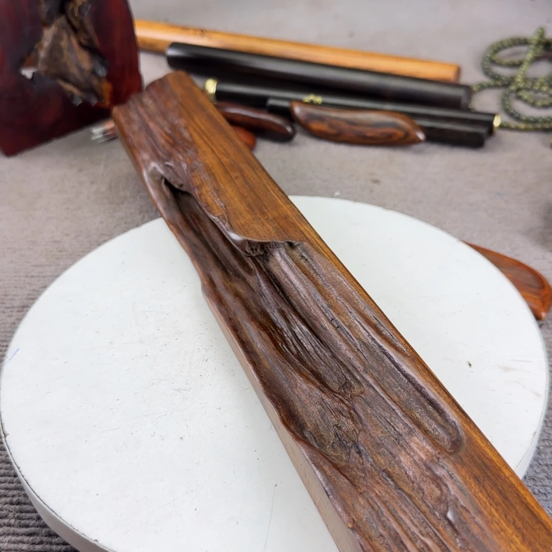 大果紫檀（缅甸花梨）昵***置