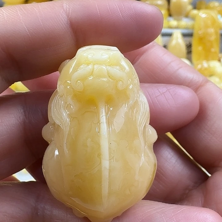 蜜蜡未镶嵌裸石37