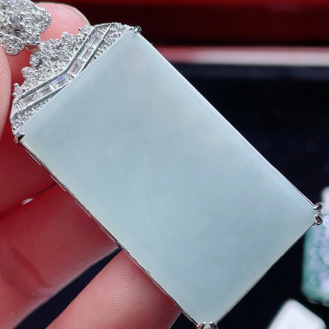 翡翠颈饰未镶嵌109，