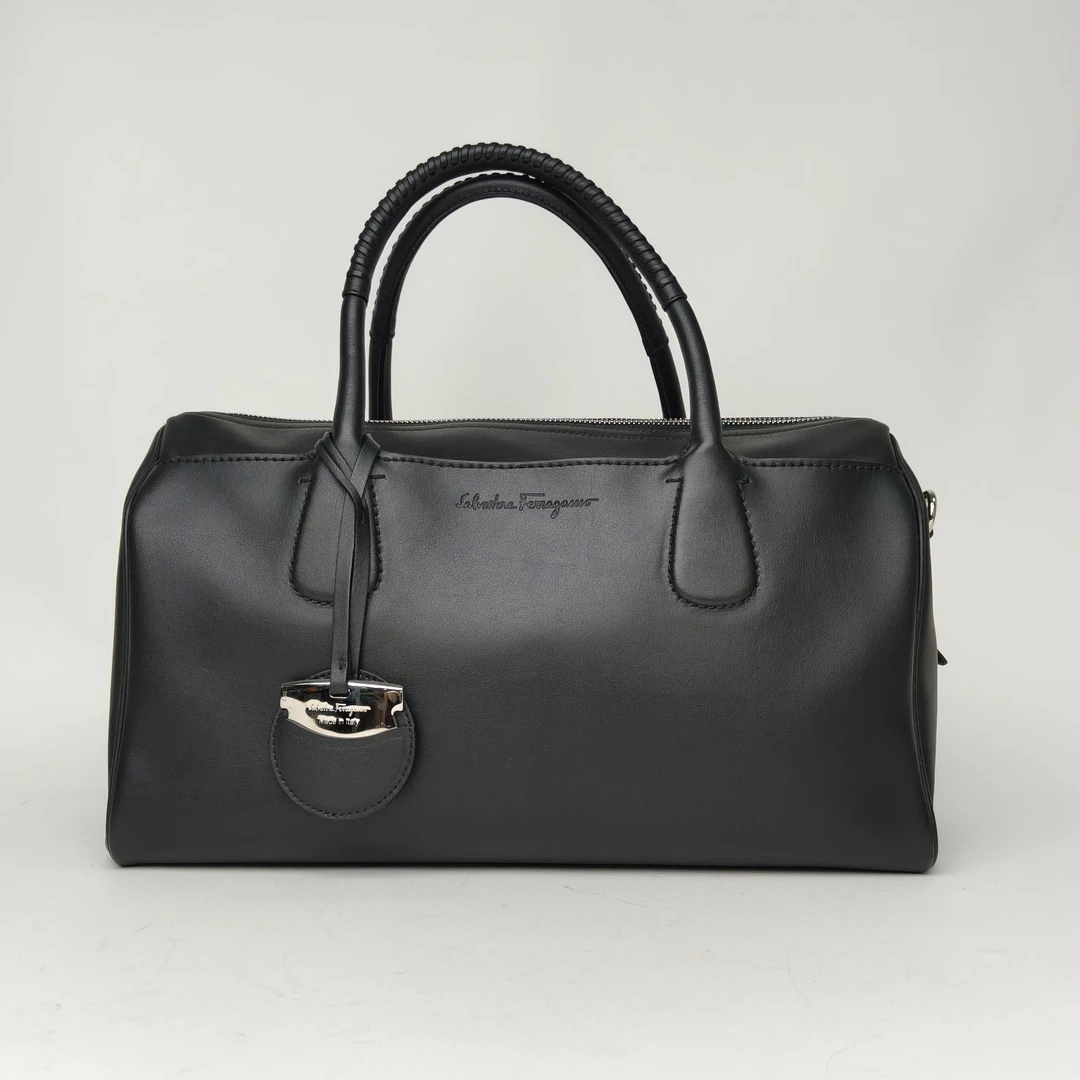 99新 FERRAGAMO/菲拉格慕 攀攀 黑色 皮革C 单肩手提包