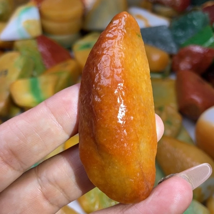 翡翠未镶嵌颈饰缅甸