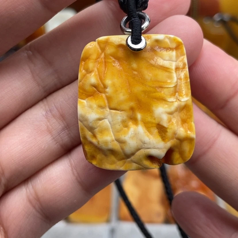 【闪购商品】未镶嵌吊坠(赠链)琥珀