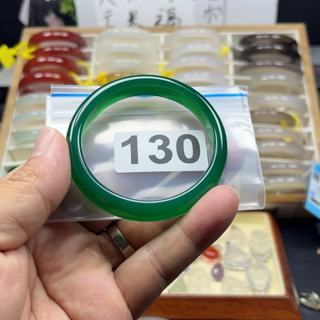 雨***渐玛瑙/玉髓手镯未镶嵌