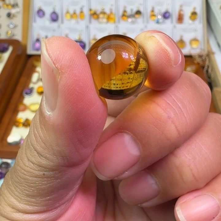 颈饰黄晶未镶嵌吊坠