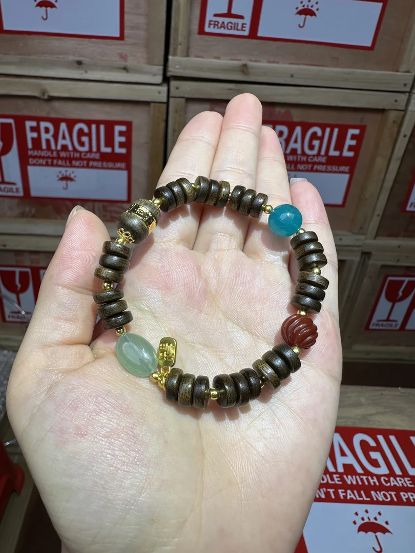 增香沉香木精选手串带礼盒 J0142