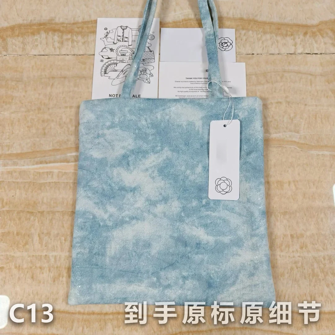 专柜积分礼赠  C13 化妆包