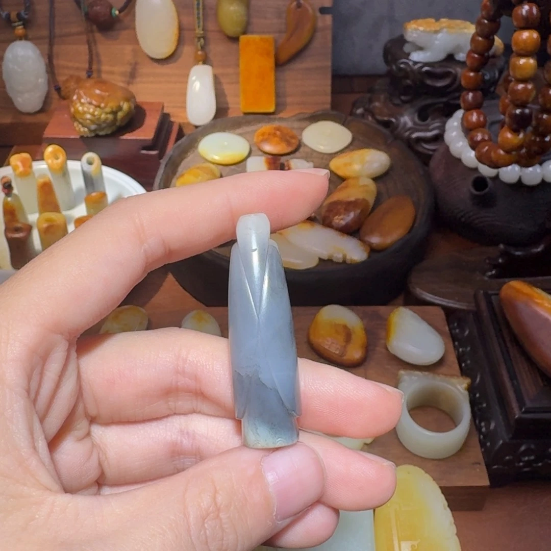 和田玉颈饰未镶嵌