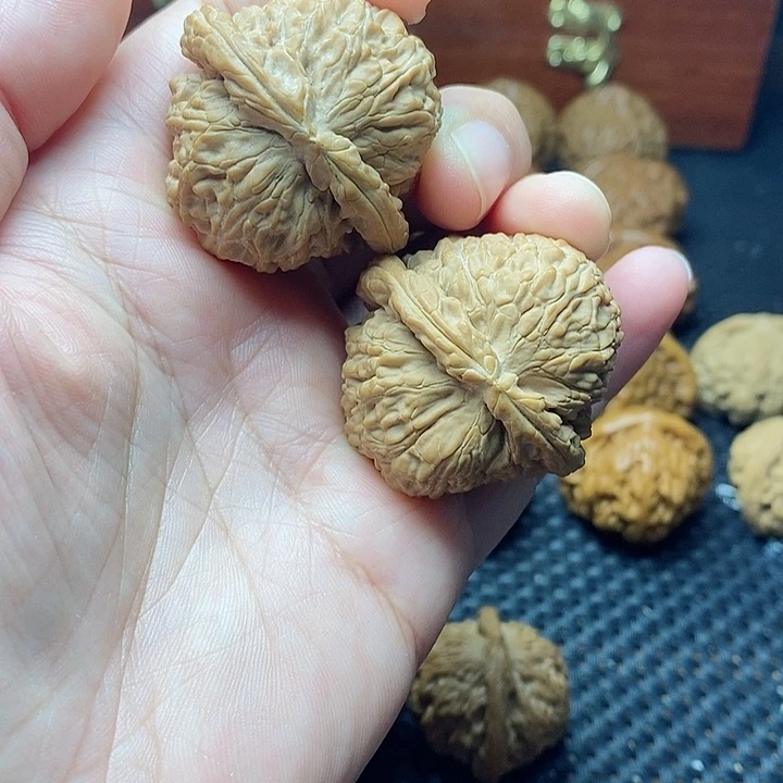 文玩核桃把件39白狮子