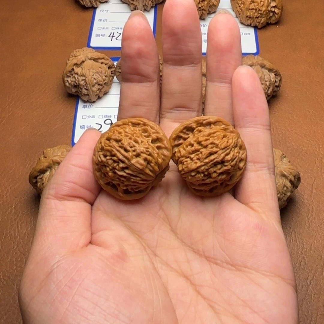 故***城把件文玩核桃33全品四座楼325