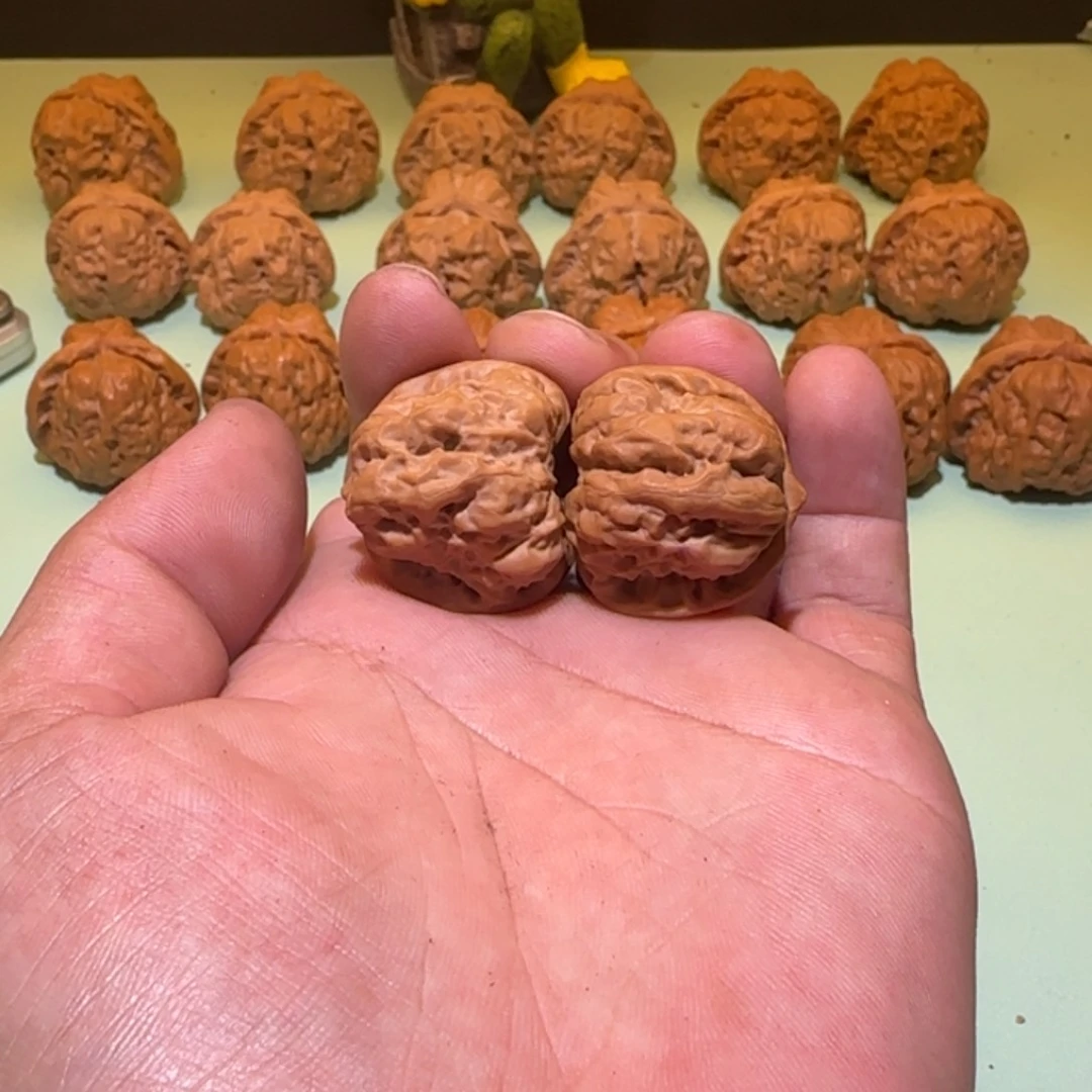 文玩核桃吊坠b****?蛤蟆头32