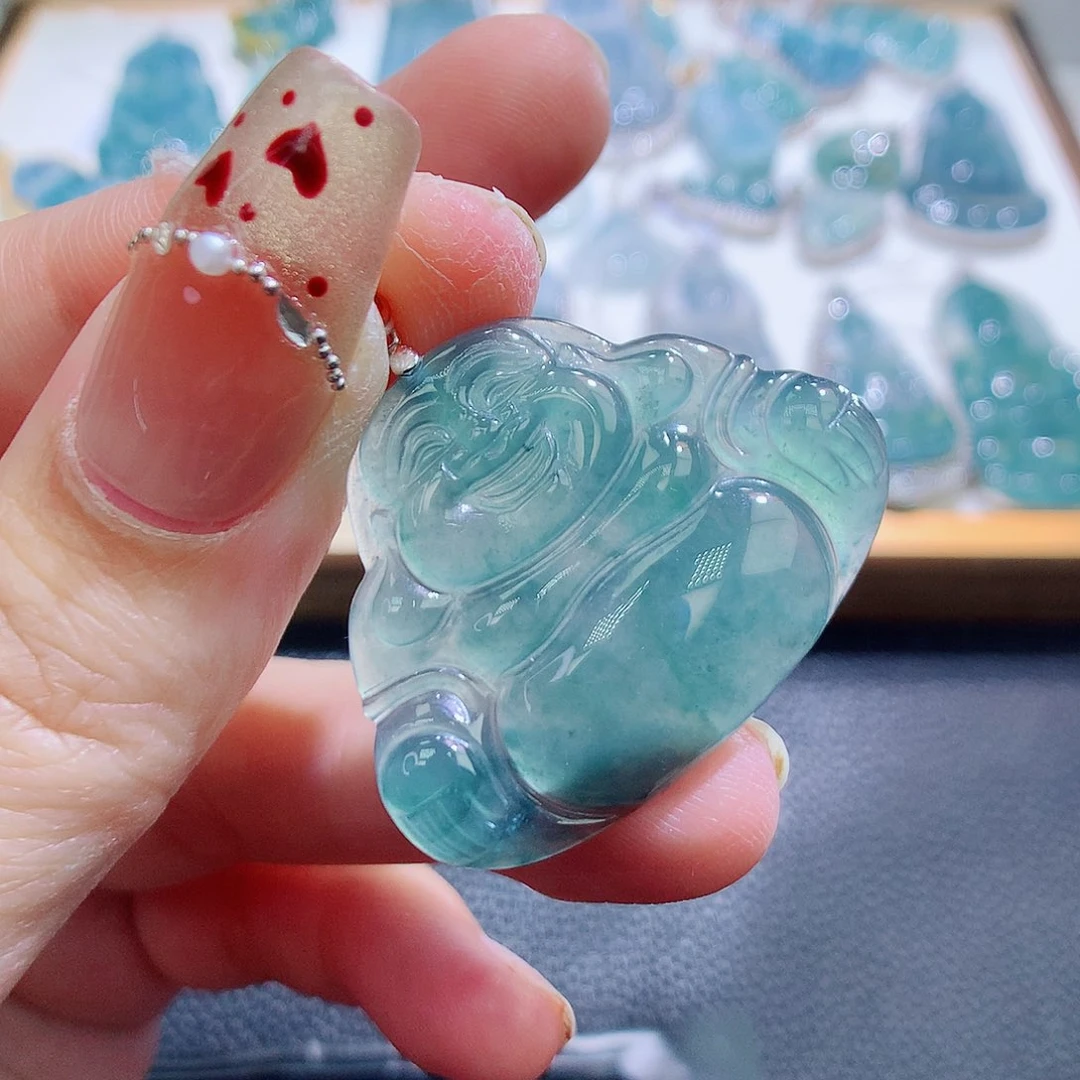 翡翠颈饰未镶嵌翡翠