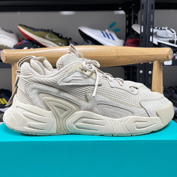 41码 FILA/斐乐 旋涡 舒适透气 防滑耐磨 休闲复古 篮球鞋 二手