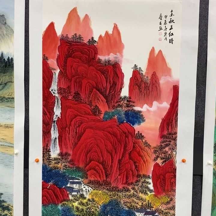手绘作品等多种形式进行