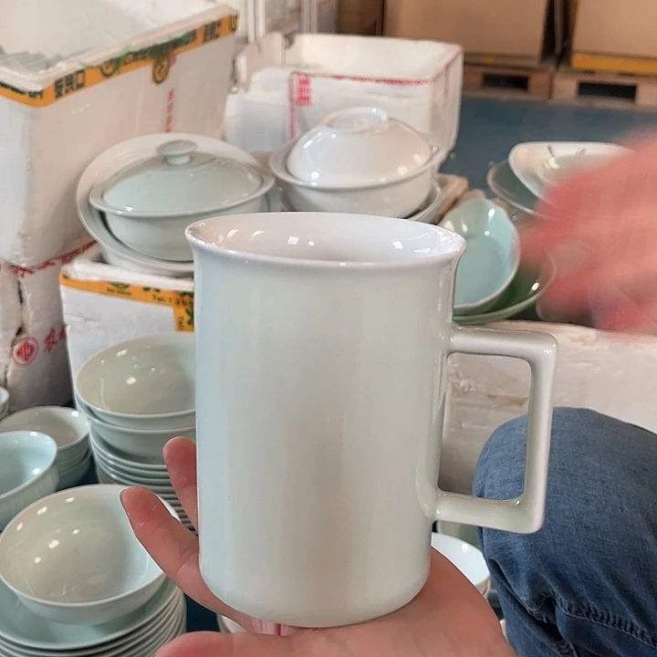 陶瓷青瓷马克杯两个，微瑕处理