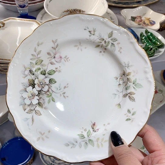 李**菲瓷器退市现象仍未发生