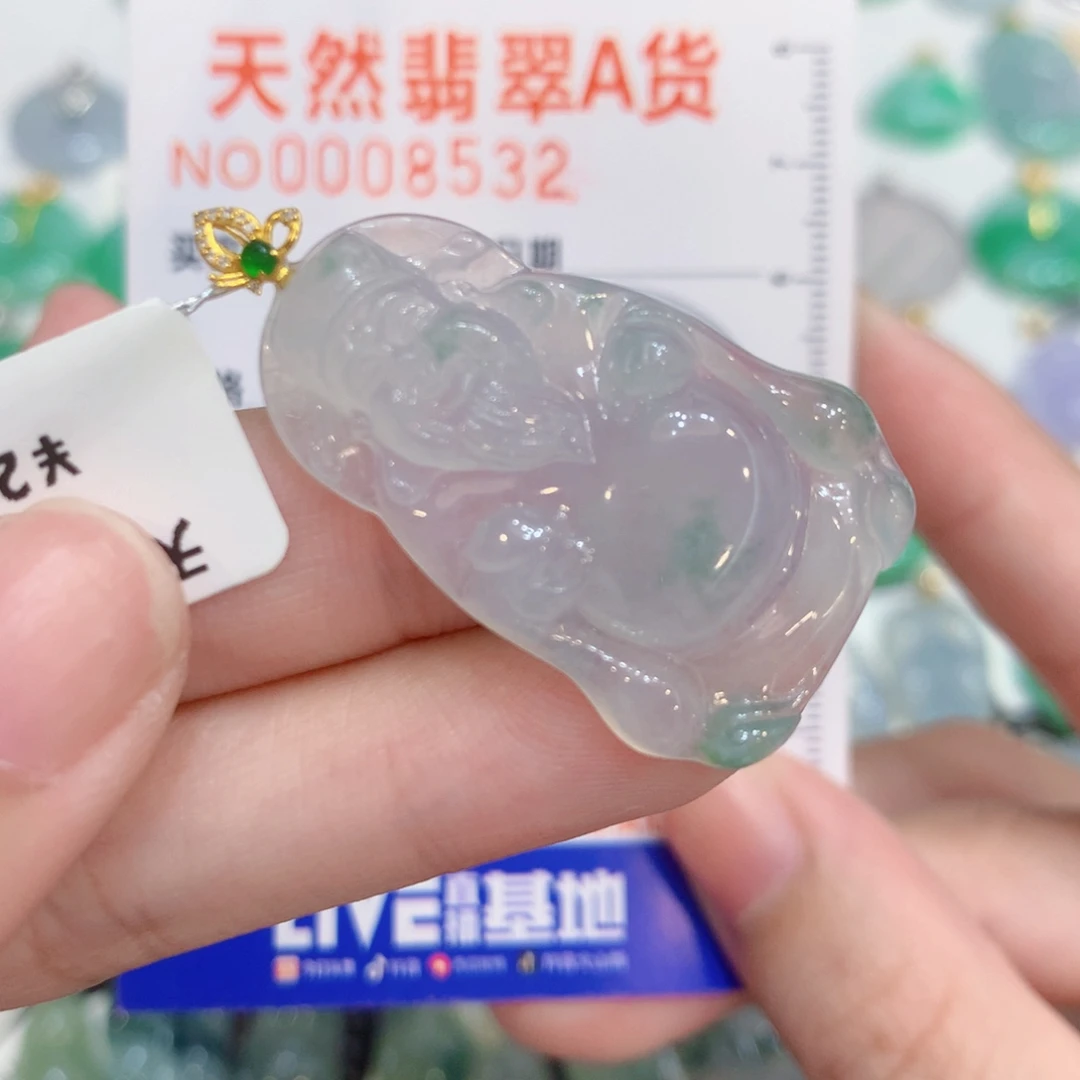 翡翠18K金镶嵌颈饰财神