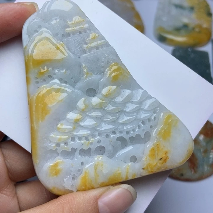 翡翠颈饰未镶嵌翡翠