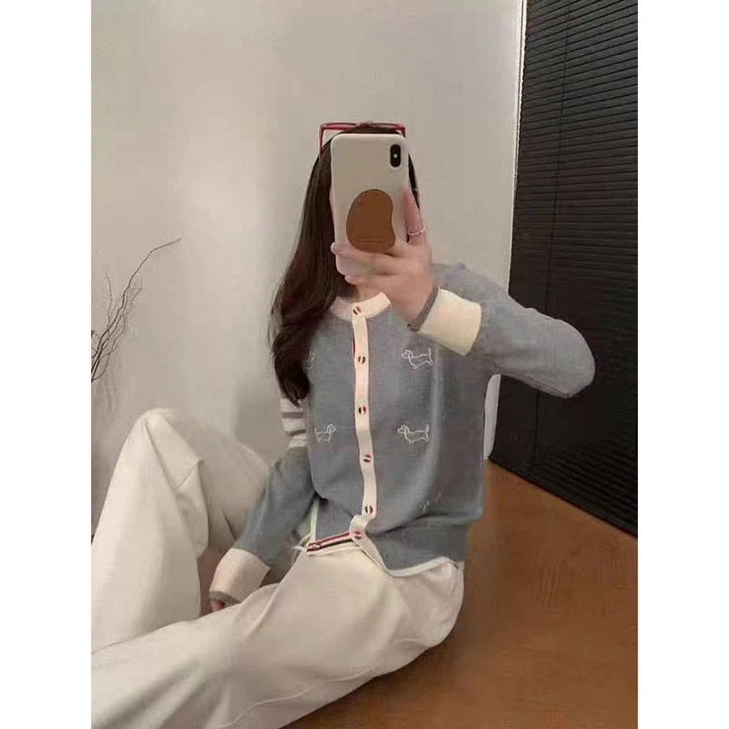 小香风刺绣开衫气质毛针织衫学院风狗长袖开衫款宽松女生开春衣服