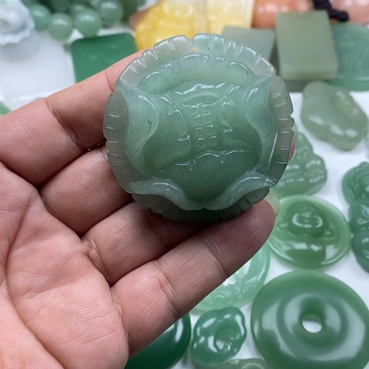 东陵石颈饰未镶嵌