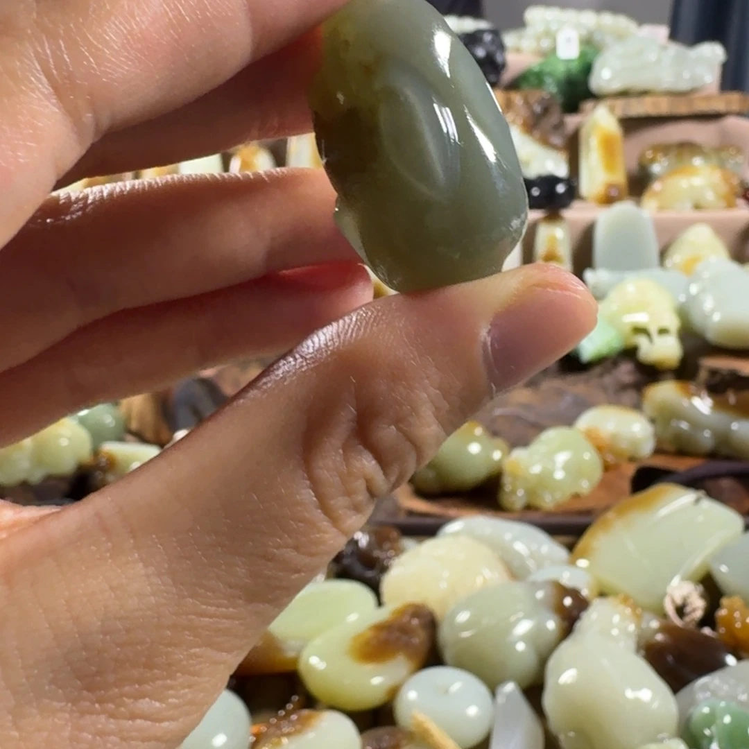 和田玉（糖玉）未镶嵌颈饰