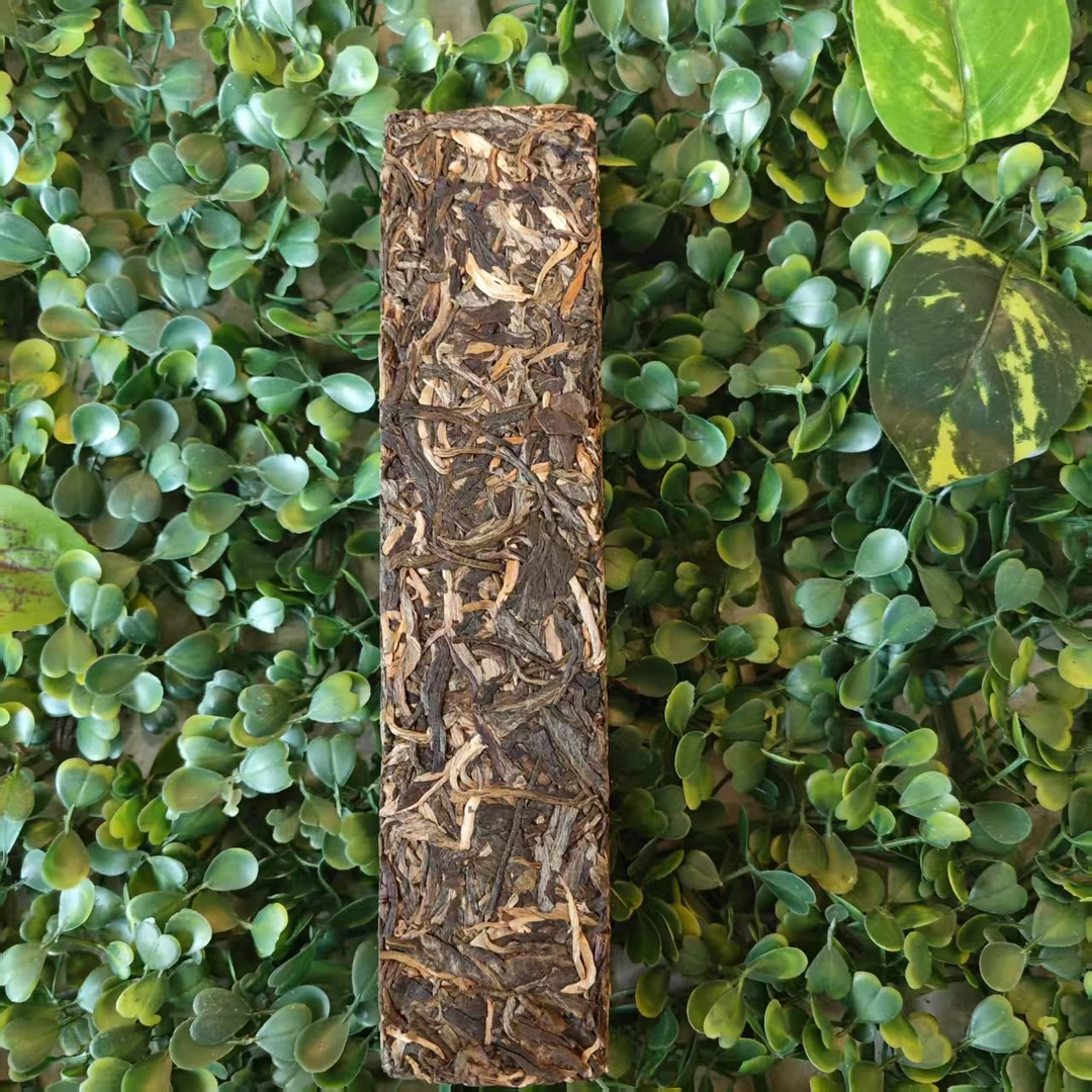 雨腾古茶  宫里造物万S草古树普洱茶200g/砖 生茶