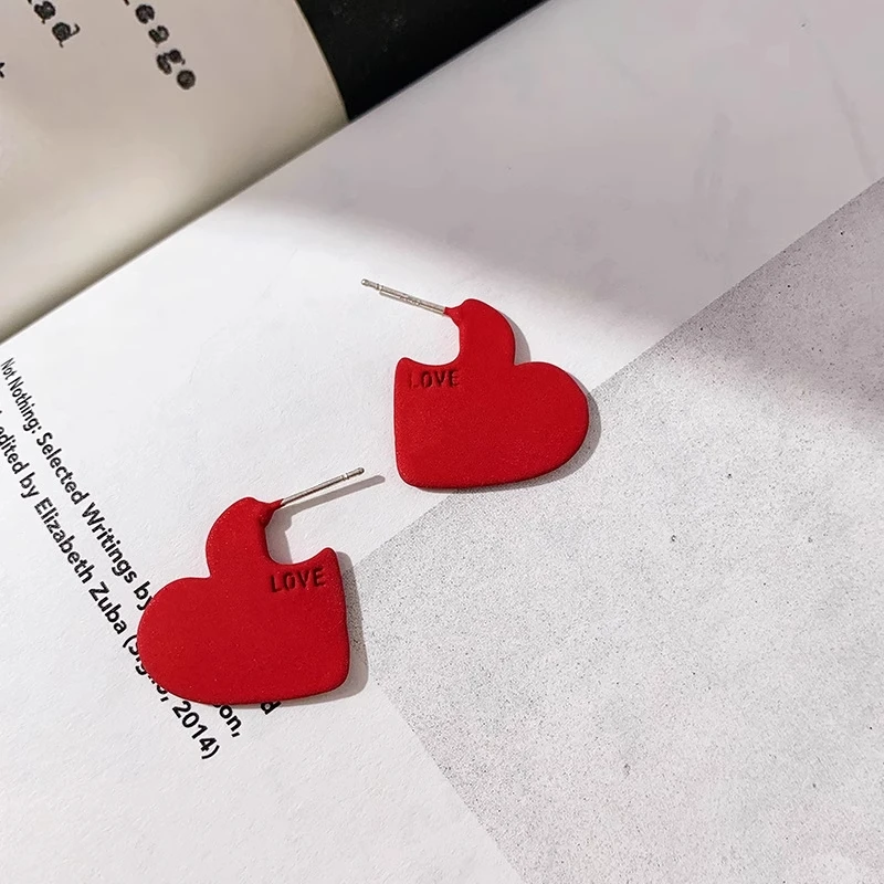 合金耳饰 爱心耳钉心形红色磨砂简约学生耳环女小巧少女耳饰品
