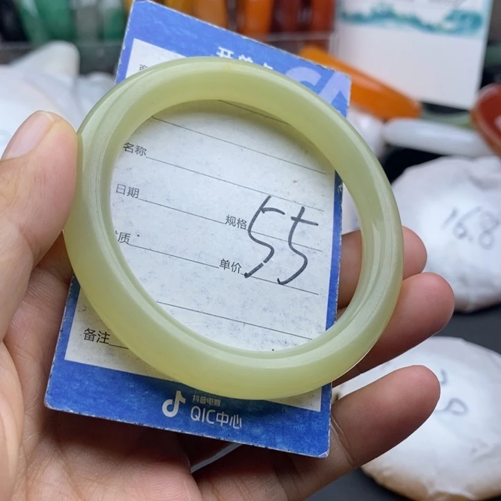石英质玉未镶嵌手镯