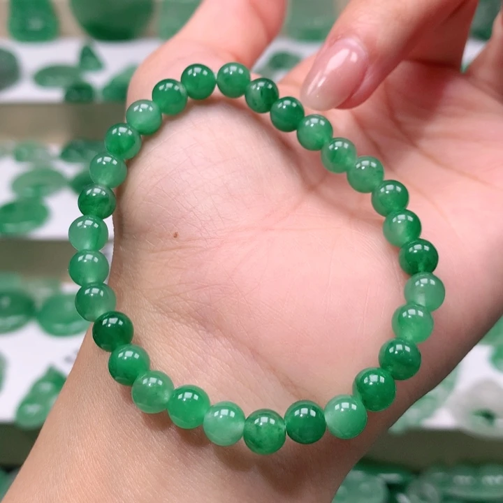 颈饰未镶嵌石英质玉