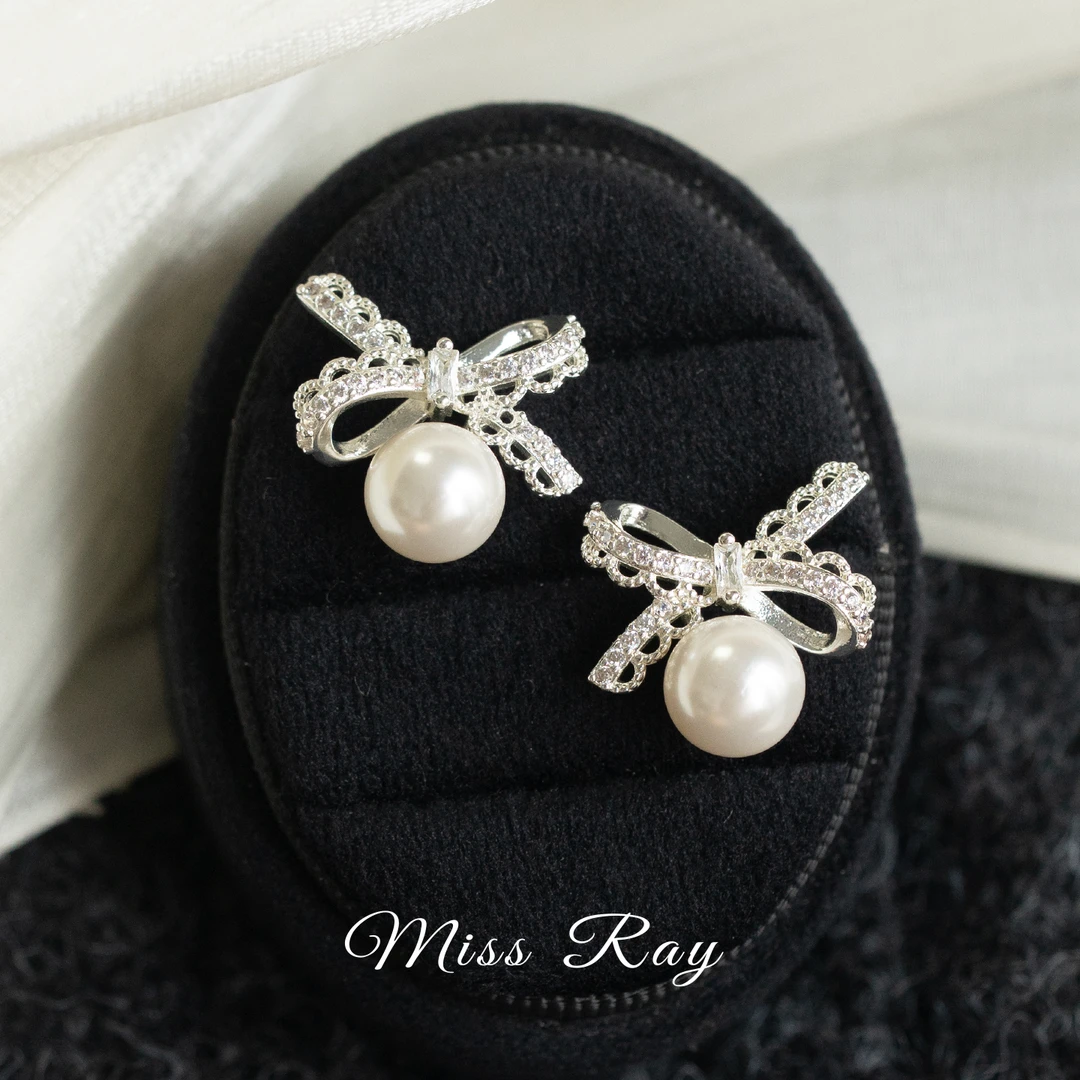 铜合金耳饰 蝴蝶结法式复古轻奢珠珠蕾丝蝴蝶结耳钉蚊香盘耳环