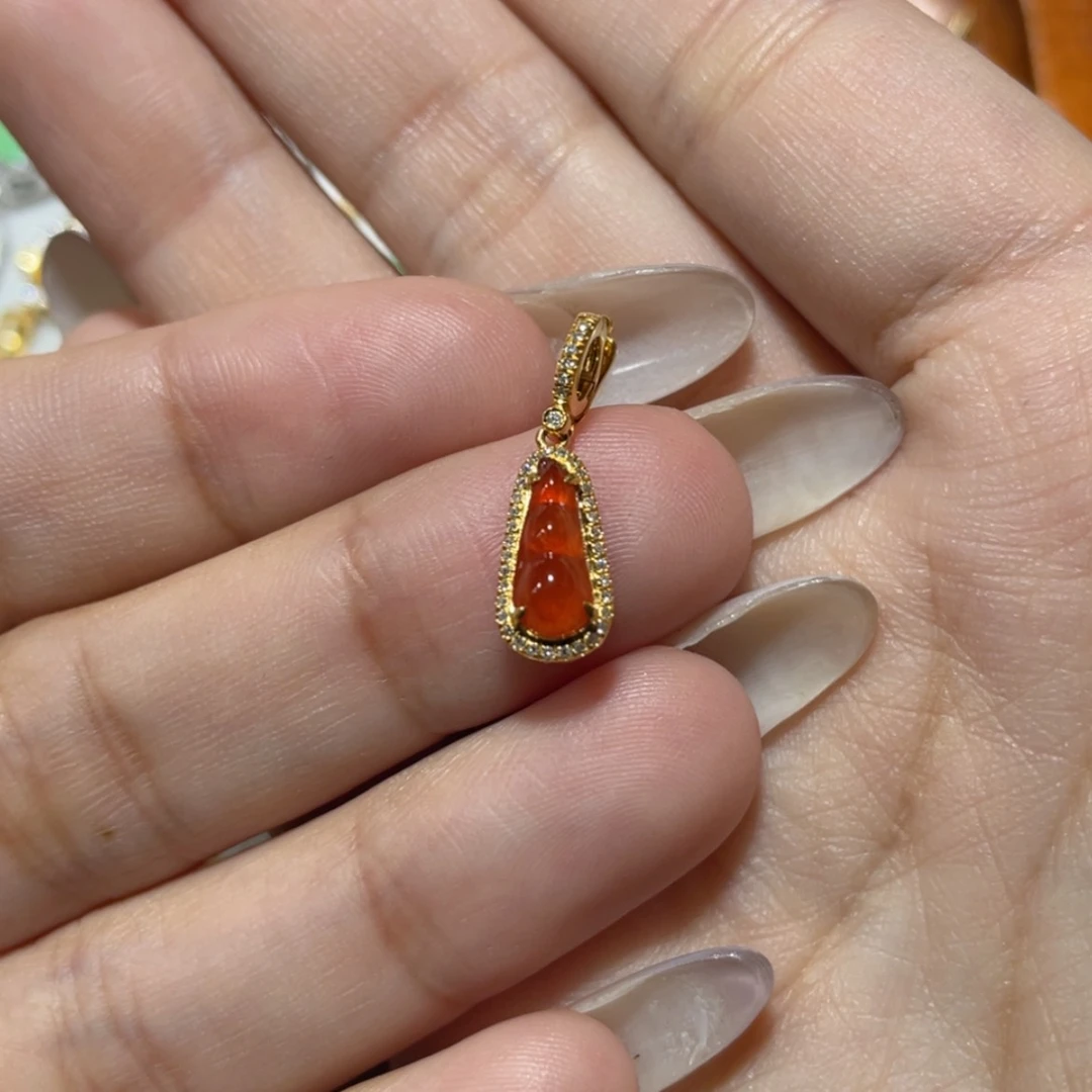 【闪购商品】颈饰18K金镶嵌翡翠