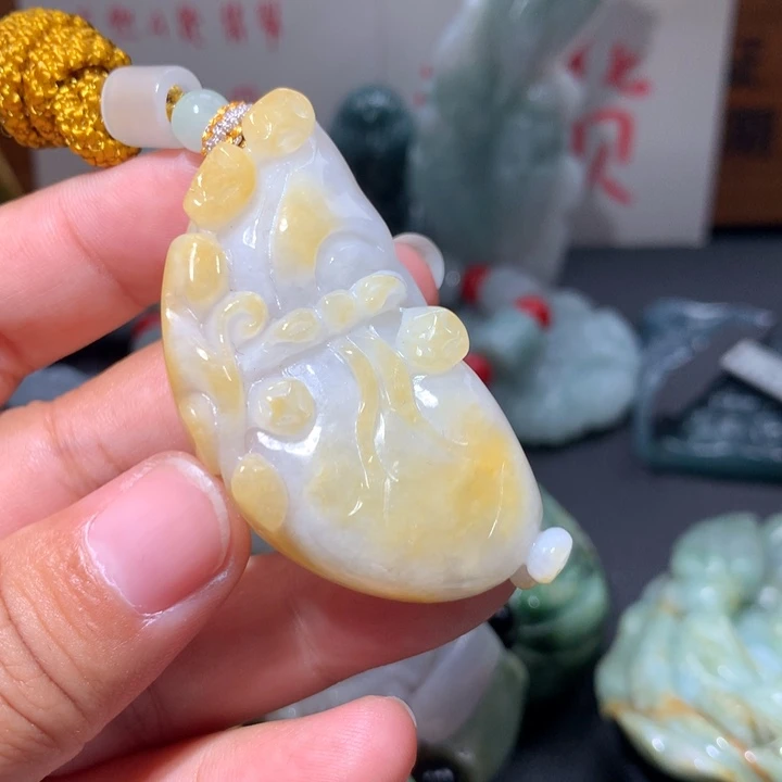 翡翠未镶嵌颈饰保真天然A货翡翠