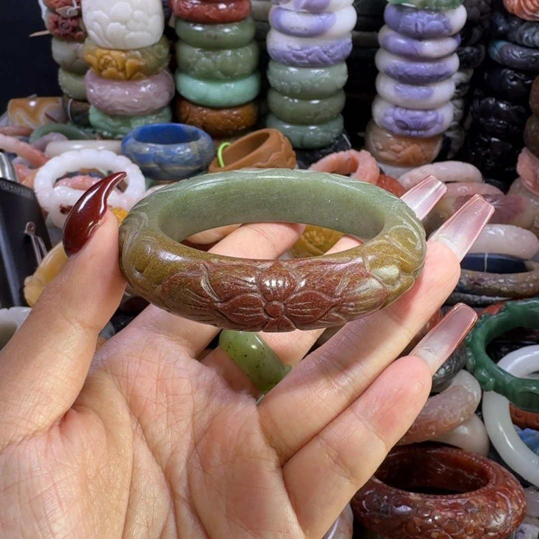 石英质玉（佘太翠）未镶嵌手镯12。58。不退换