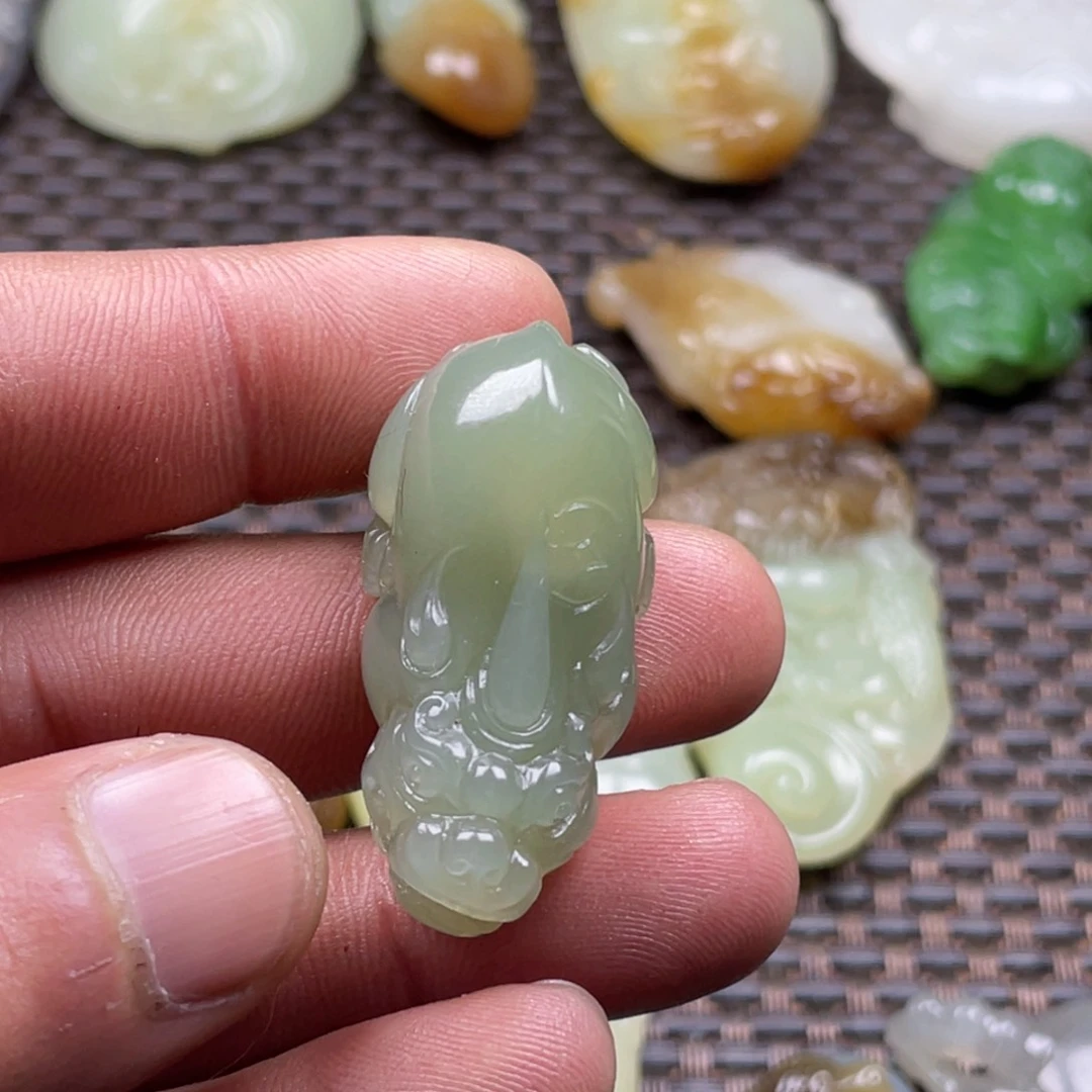 和田玉挂件未镶嵌