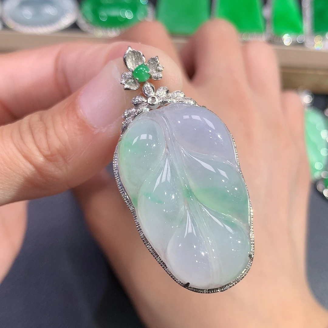 翡翠吊坠(赠链)18K金镶嵌