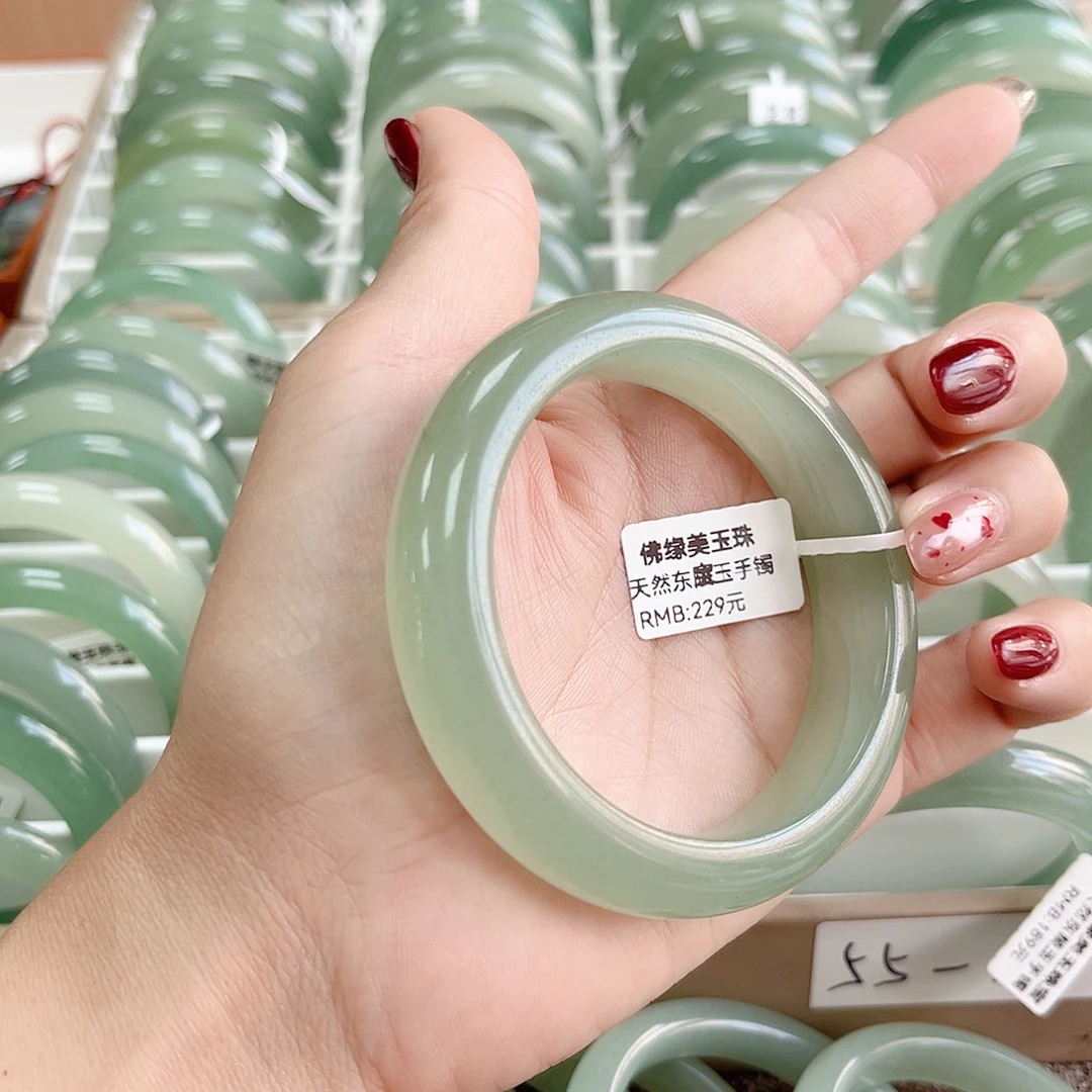 东陵石未镶嵌手镯