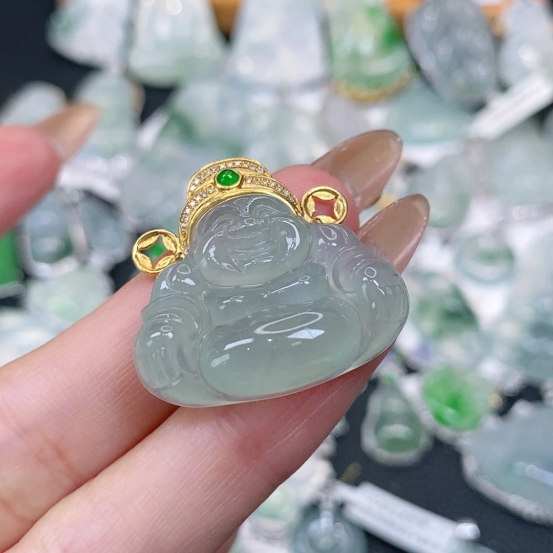 颈饰18K金镶嵌翡翠
