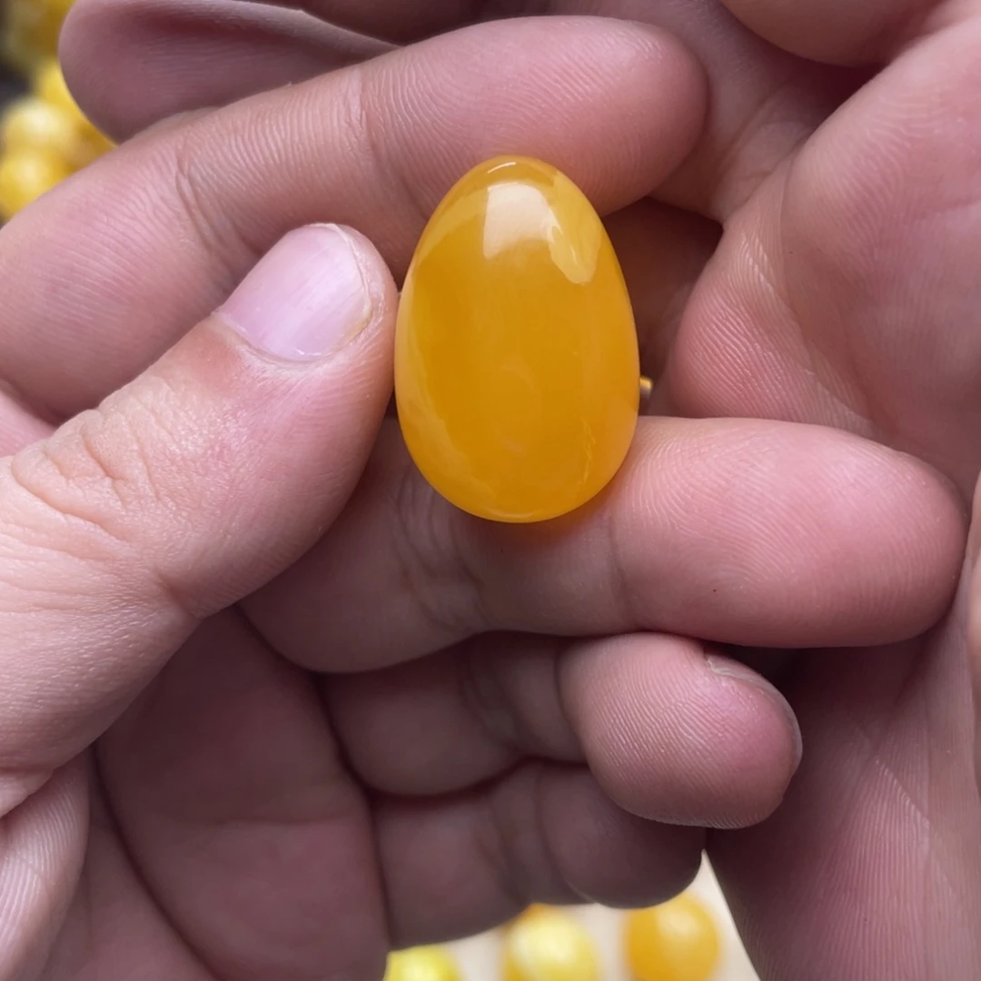 琥珀未镶嵌颈饰琥珀蜜蜡