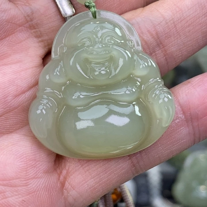 和田玉未镶嵌颈饰小*妹