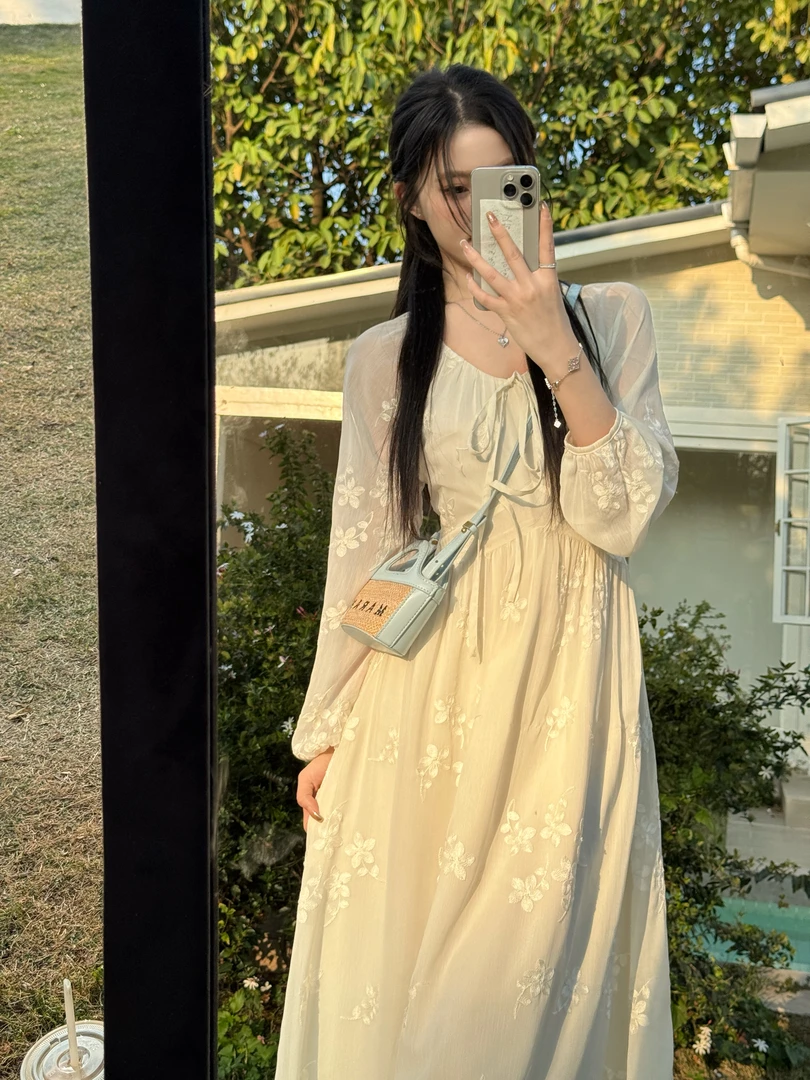 花花大掌柜 【繁花入梦】法式气质刺绣长裙收腰显瘦碎花长袖连衣裙