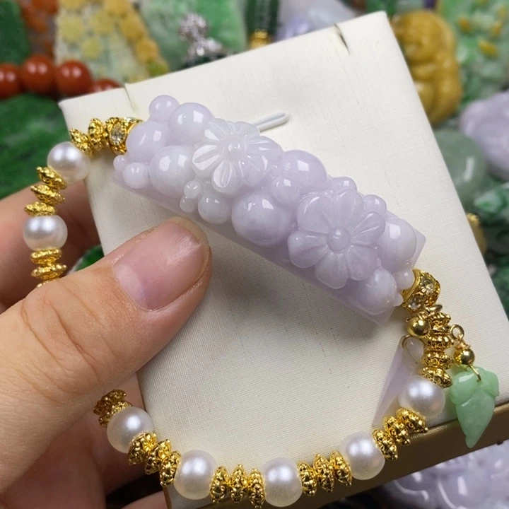 翡翠未镶嵌吊坠(赠链)