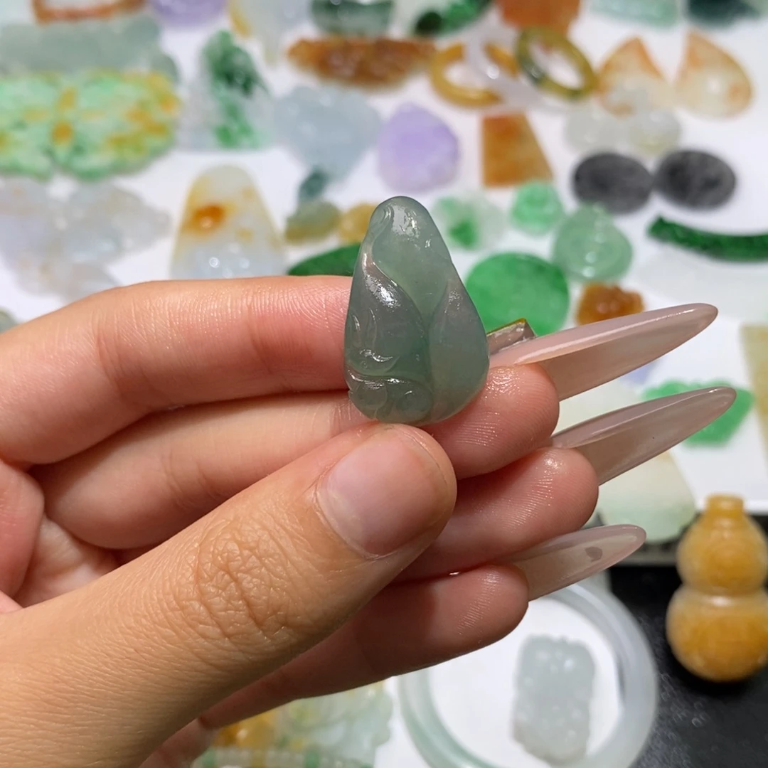 定制翡翠未镶嵌吊坠