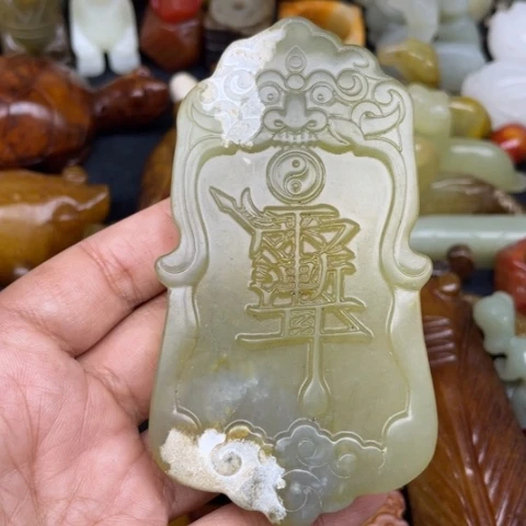 未镶嵌蛇纹石玉颈饰61