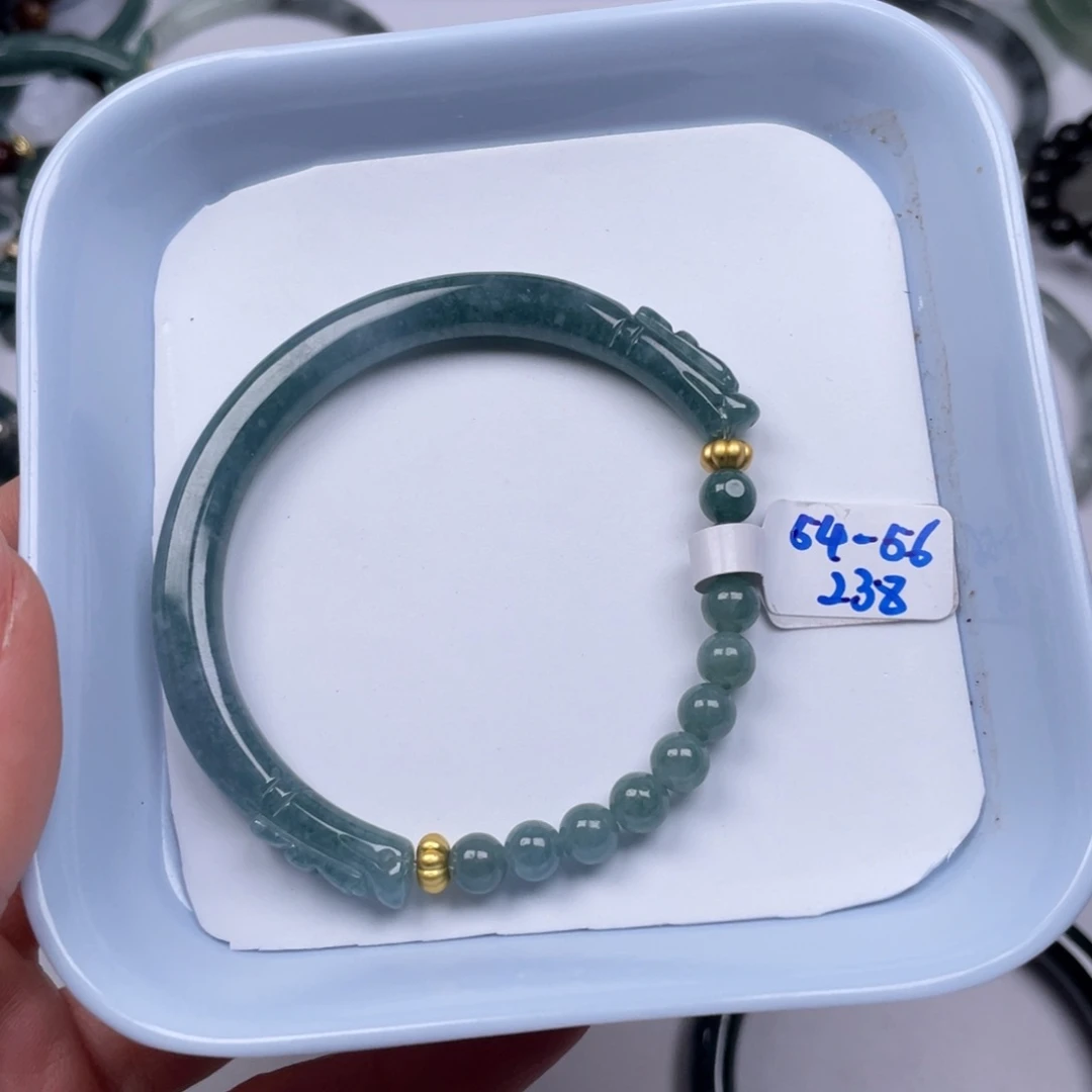 翡翠吊坠(赠链)未镶嵌宴*