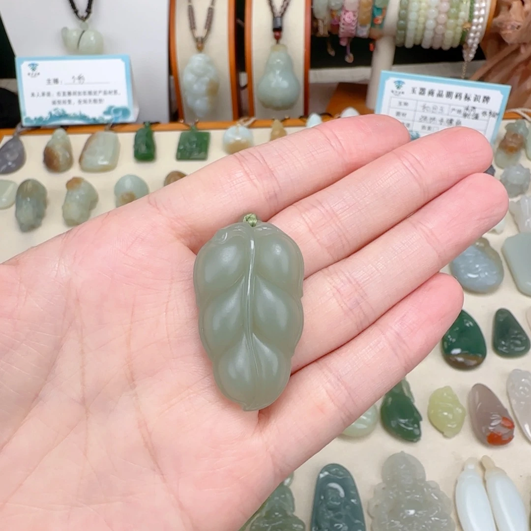 C***C颈饰未镶嵌和田玉