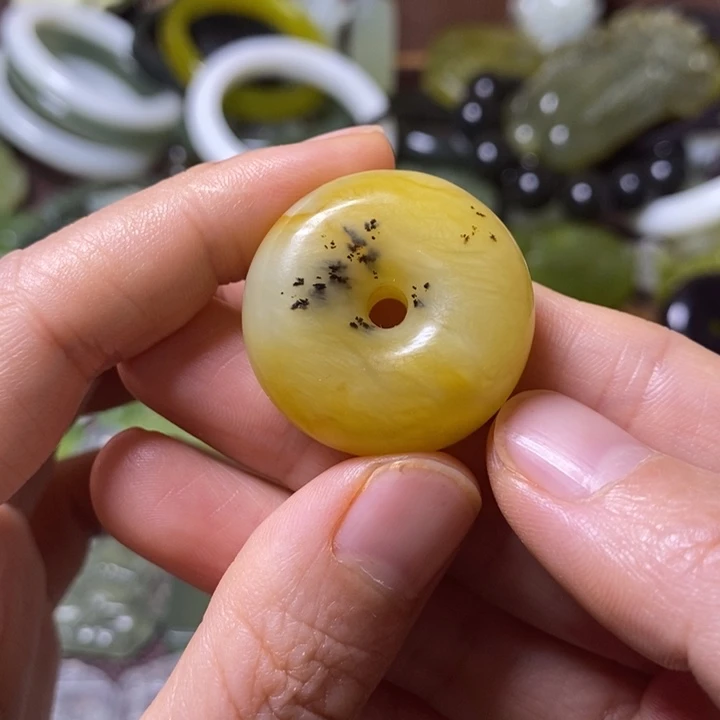 岫玉岫玉颈饰未镶嵌